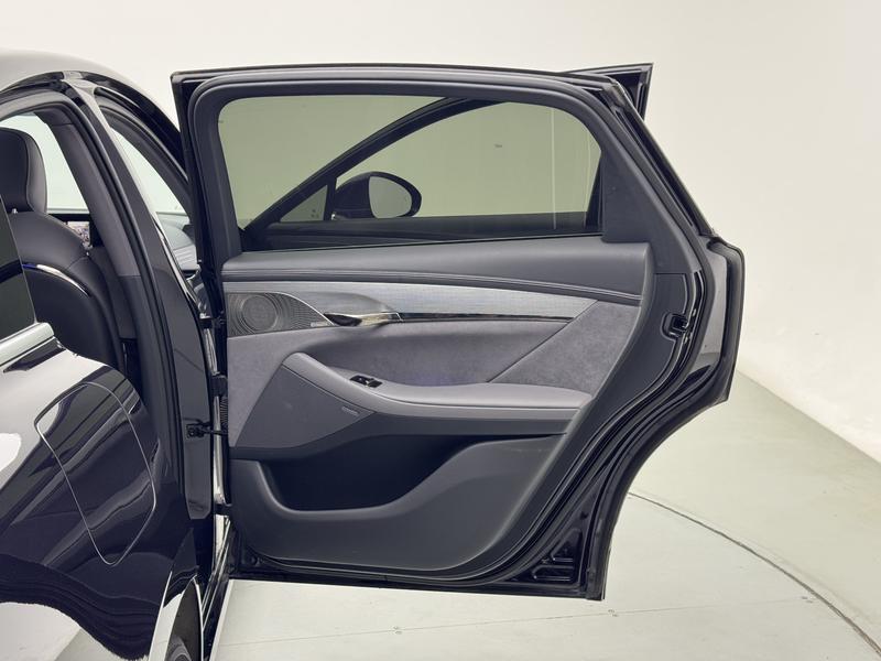 Voyah Lantu Chasing Light PHEV 2024