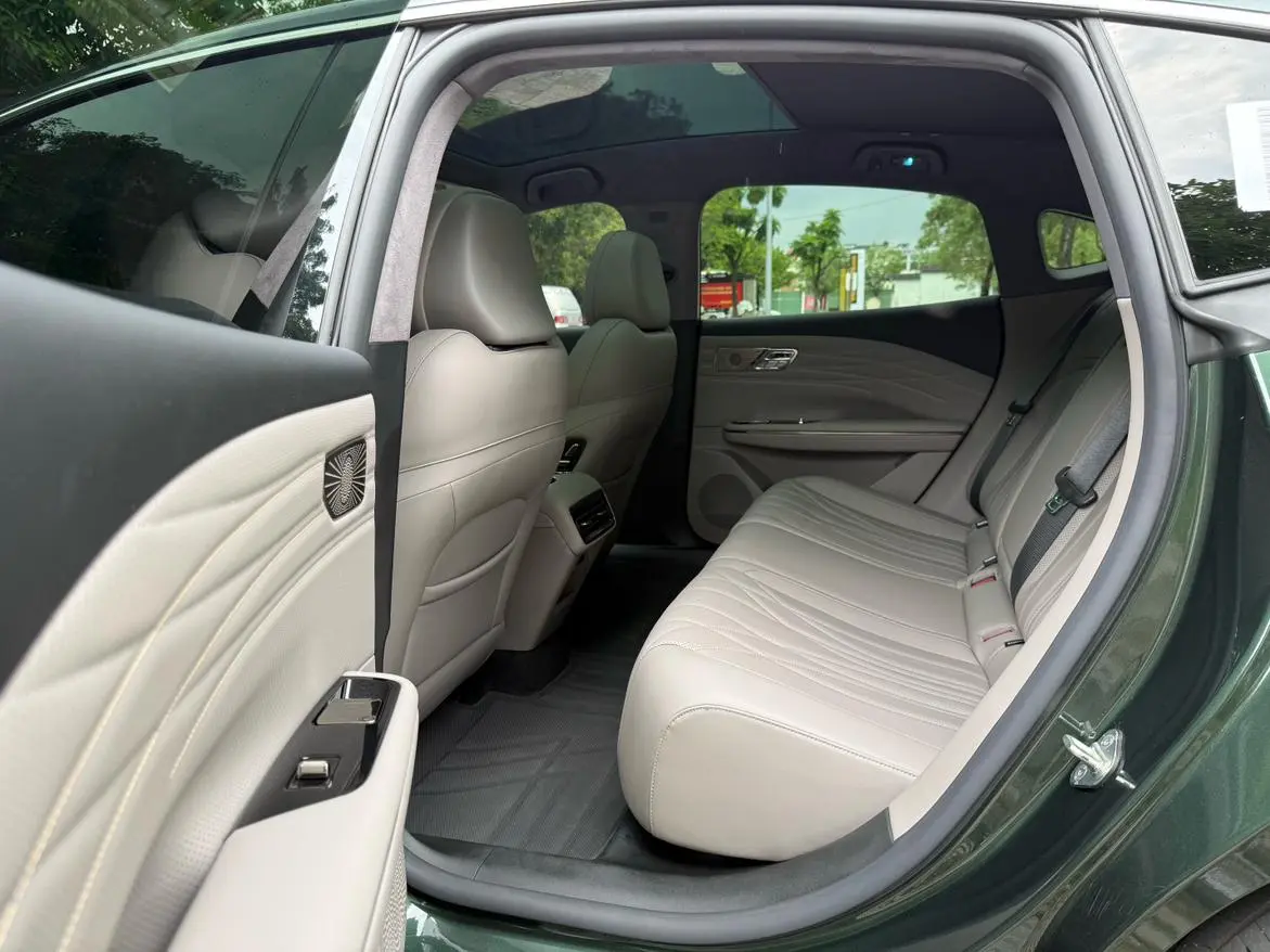 Geely Galaxy Galaxy Sparkle 8 PHEV 130km EM-P Starship Version