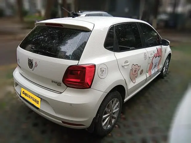 Volkswagen Polo 1.6L automatic luxury type