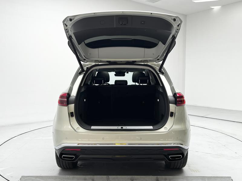 Hongqi Red Flag HS5 2019