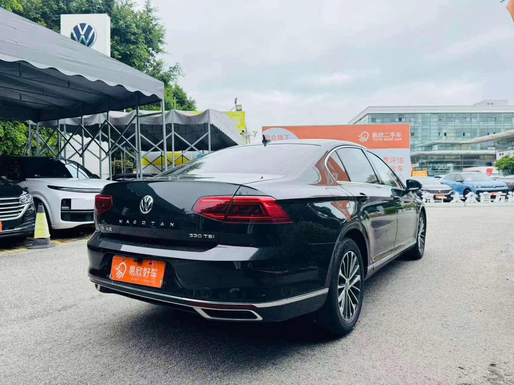 Volkswagen Magotan 330TSI DSG Luxury