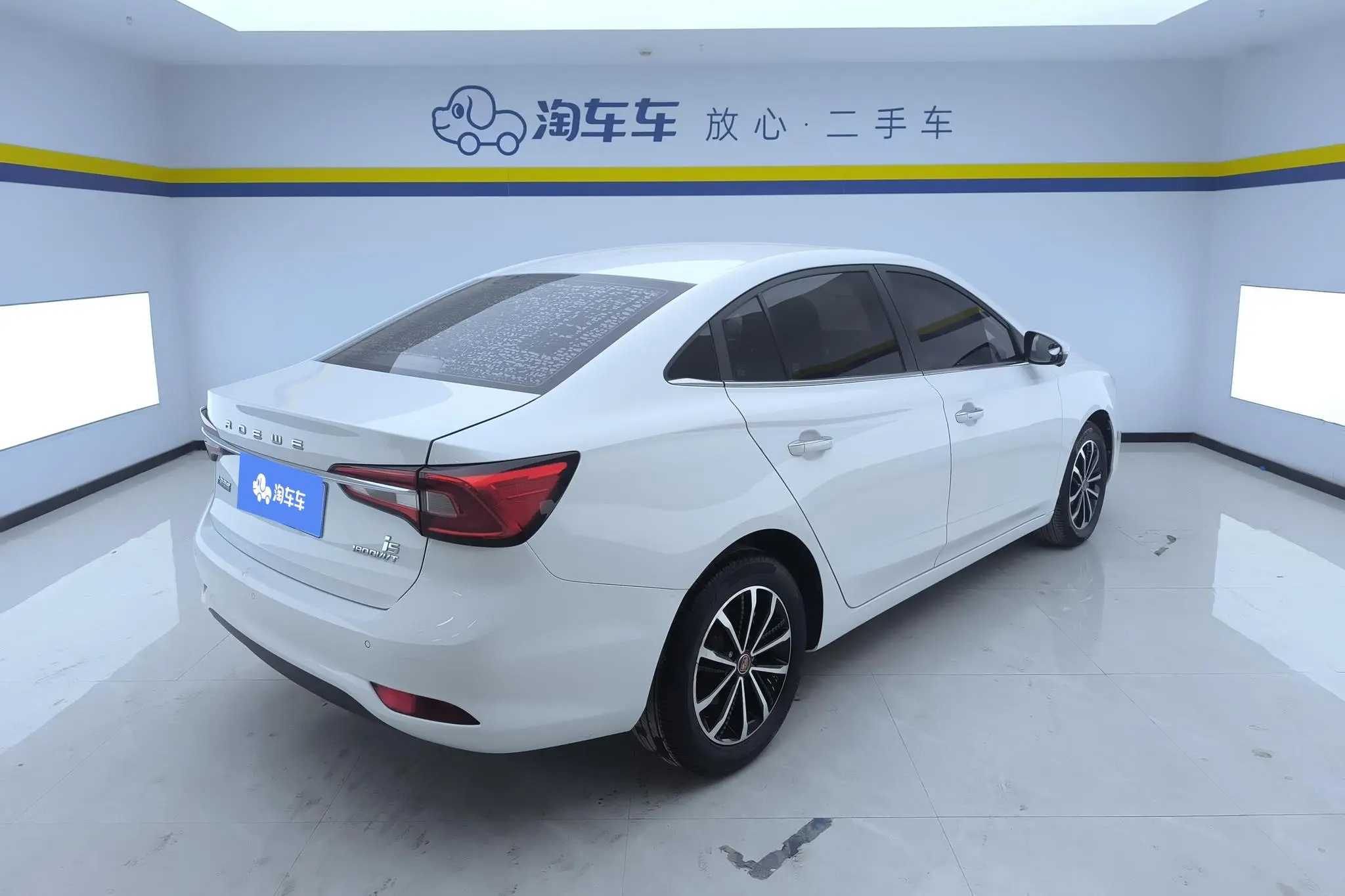 Roewe Roewe i5 1.5L automatic 4G Interconnection Linghao Ultimate Edition