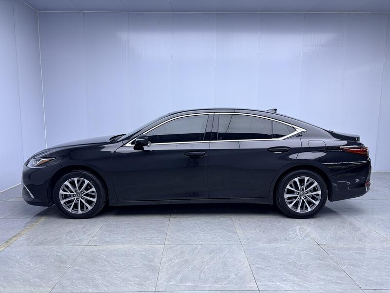 Lexus Lexus ES 2022