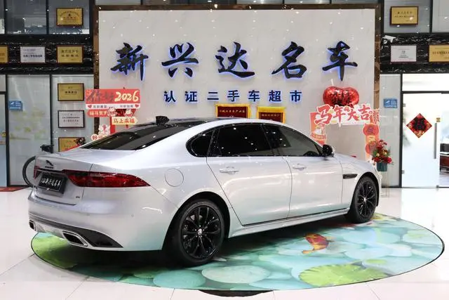 Jaguar Jaguar XFL 2.0T P250 four-wheel drive Yao Black sports edition