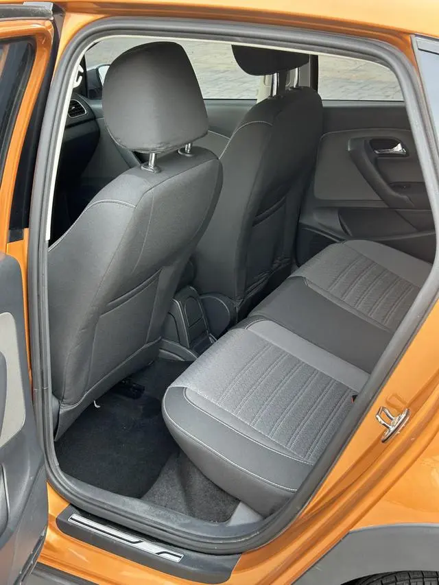 Volkswagen Polo 1.6L Cross Polo automatic