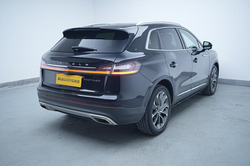 Lincoln Voyager 2021