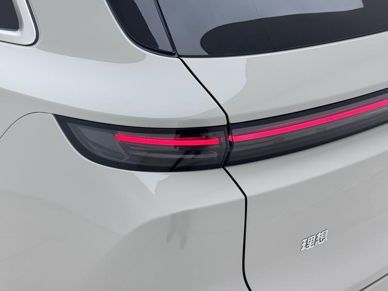 Li Auto Ideal L6 2024
