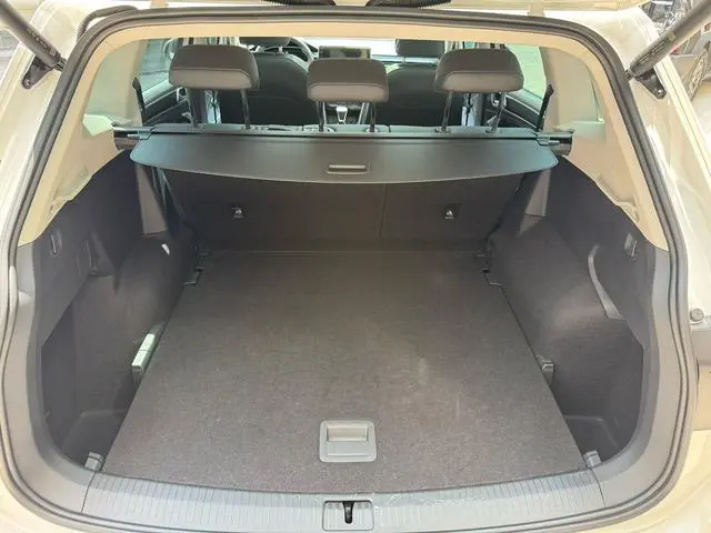 Volkswagen Tiguan L 330TSI automatic two-wheel drive Smart edition