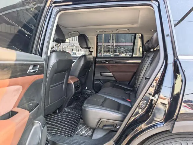 GAC Trumpchi GS8 320T two-wheel drive luxury Zhilian Edition 7 seats