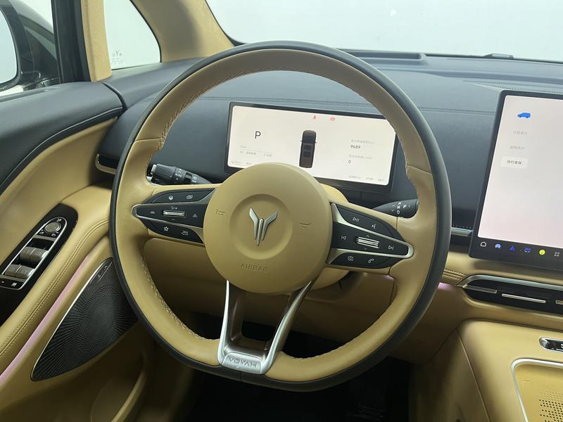 Voyah Lantu Dreamer PHEV 2025