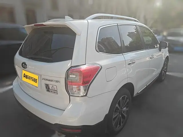 Subaru FORESTER Forester 2.0i Fashion Navigation Version