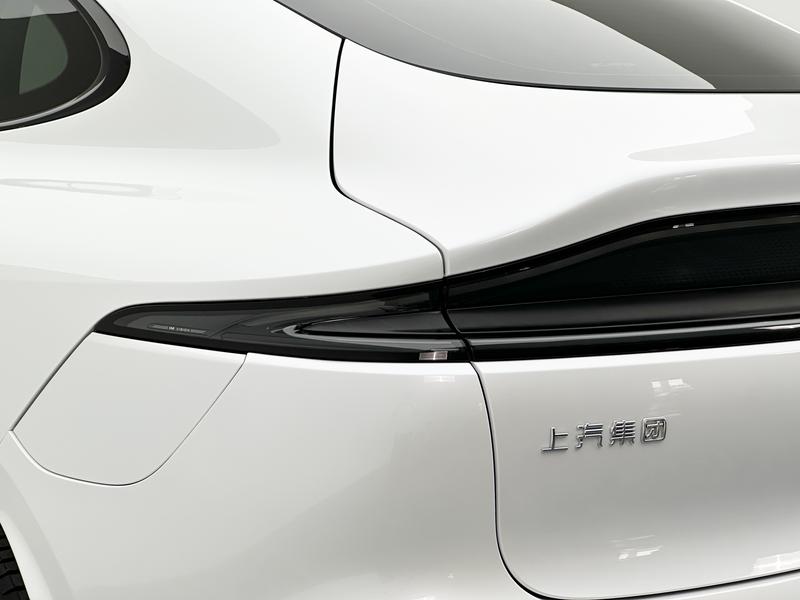 IM Motors Zhiji LS6 2023