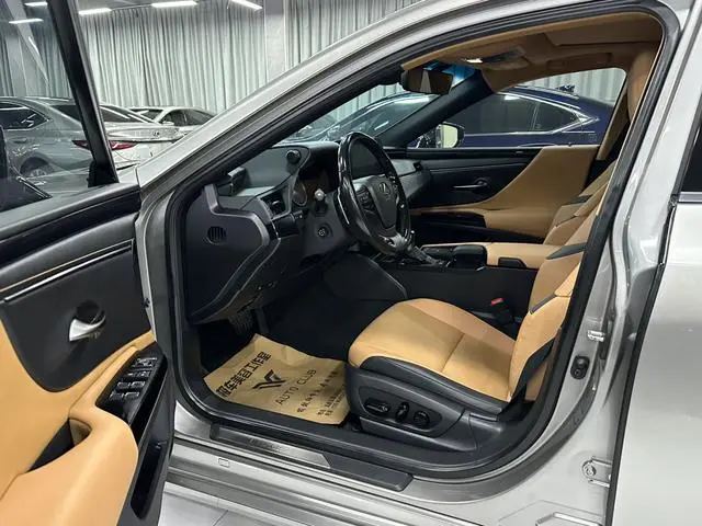 Lexus Lexus ES 200 Excellent Edition