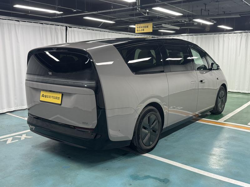Li Auto Ideal MEGA 2024