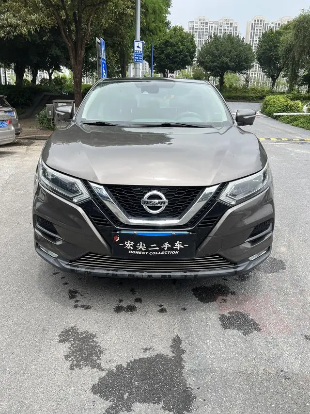 Nissan Qashqai 2.0L CVT Deluxe Edition