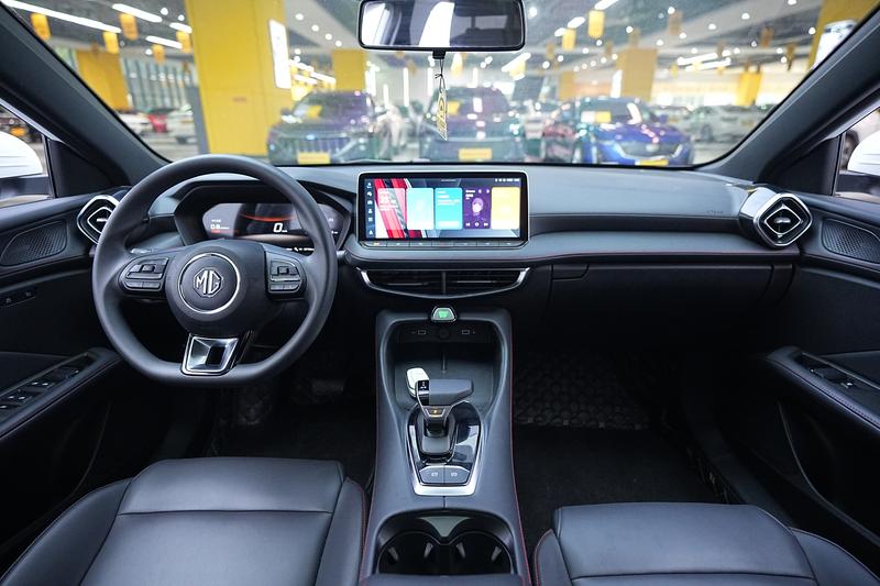MG MG5 2025