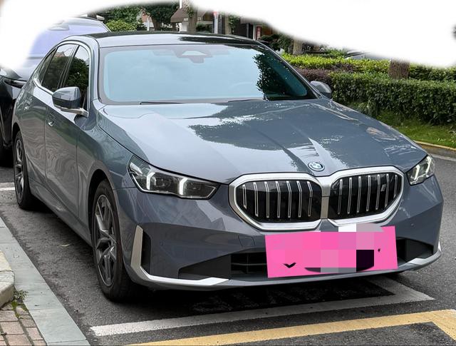 BMW BMW i5 2024