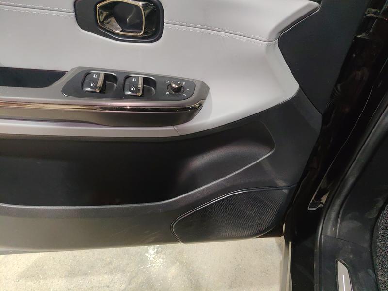 NIO NIO ES6 2020