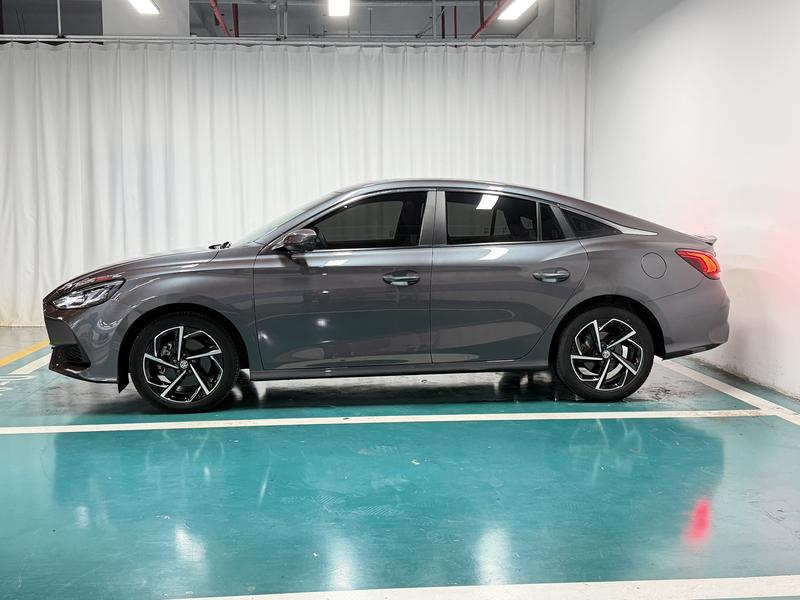 MG MG5 2021