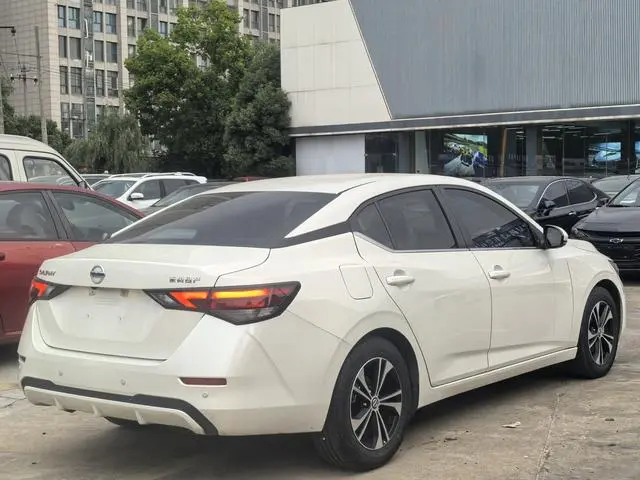 Nissan Xuan Yi 1.6L XL CVT Enjoy Edition