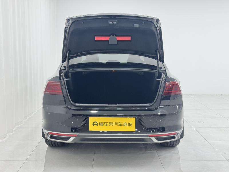 Volkswagen Magotan 2025