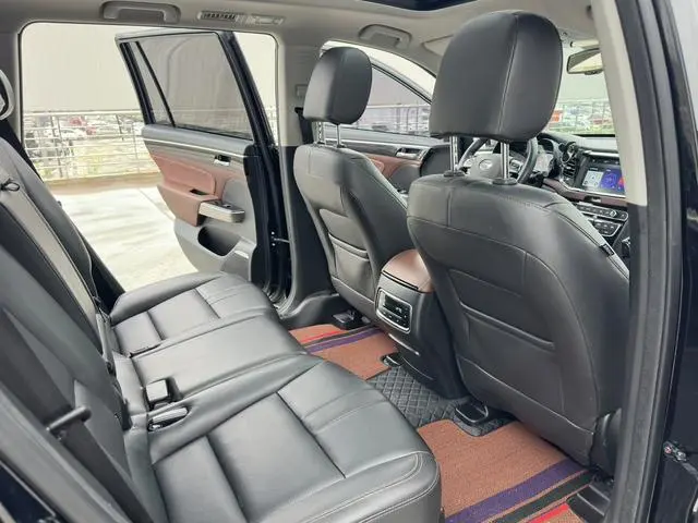 GAC Trumpchi GS8 390T two-wheel drive luxury Zhilian Edition 7 seats