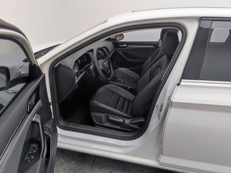 Volkswagen Sagitar 2022