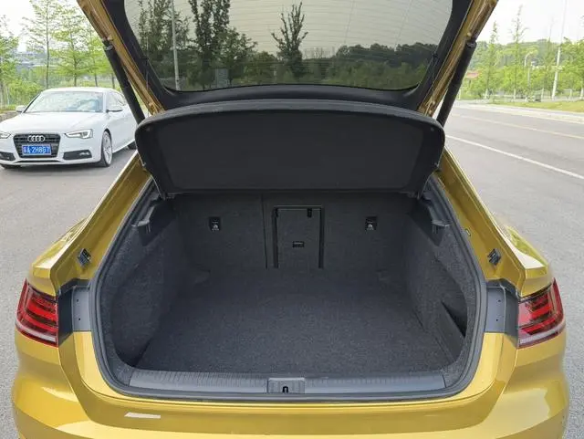 Volkswagen Volkswagen CC 330TSI Charm Edition Country V