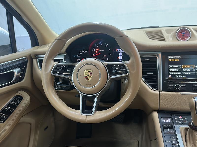 Porsche Macan 2016