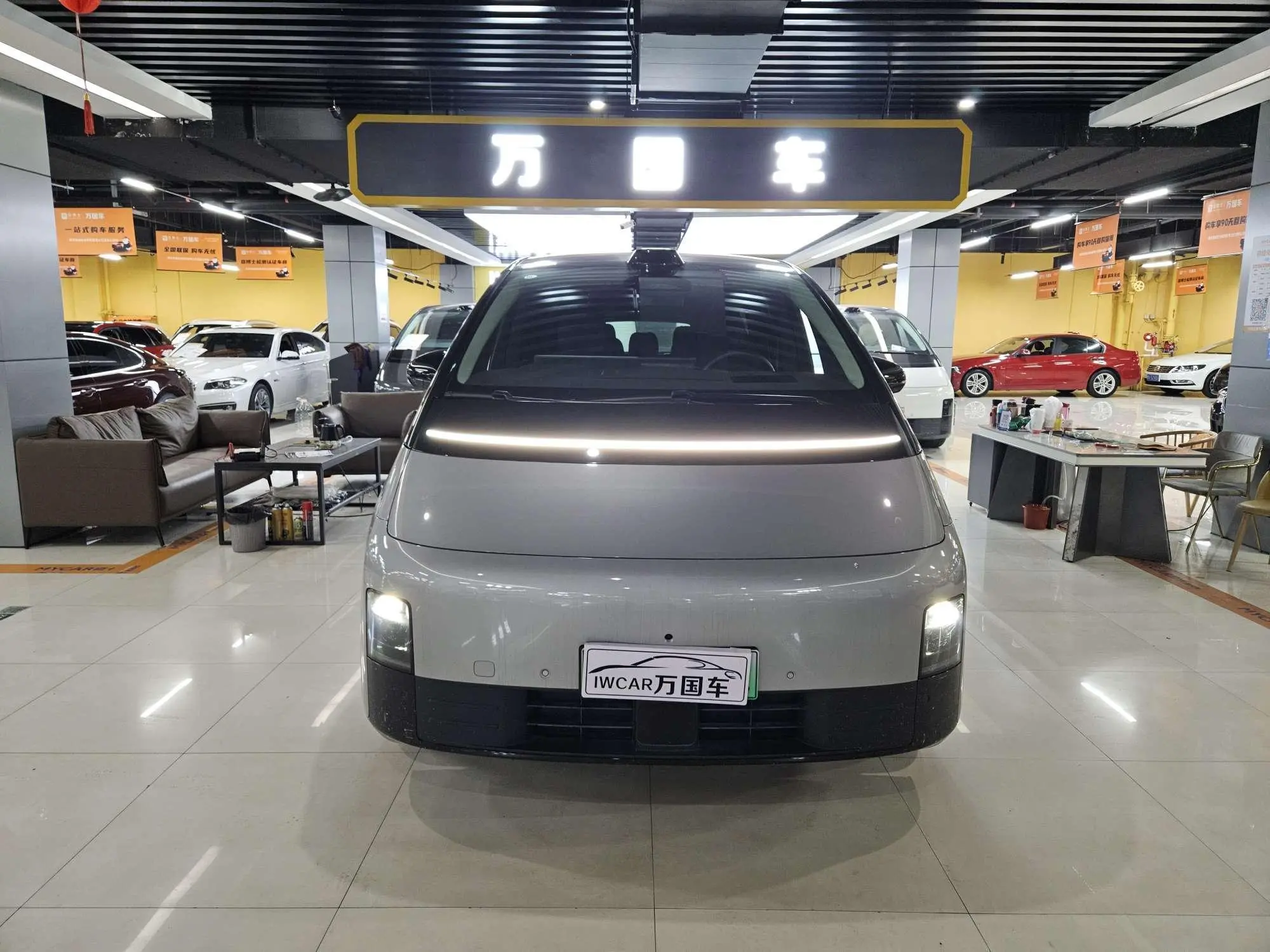 Li Auto Ideal MEGA Ultra version