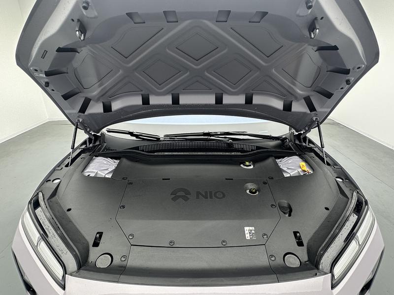 NIO NIO ET5 2025
