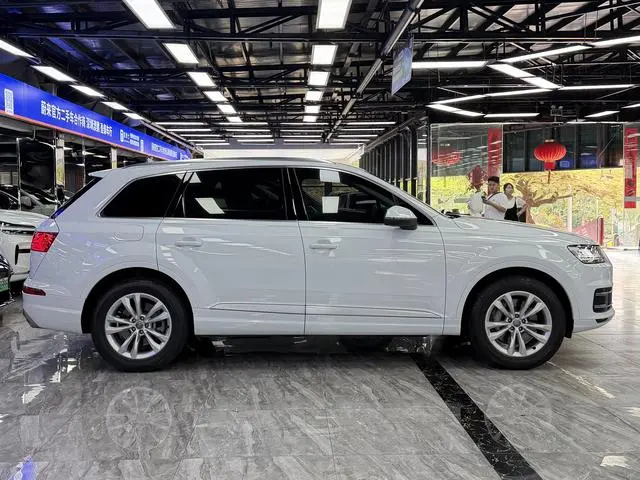 Audi Audi Q7 45 TFSI comfort type