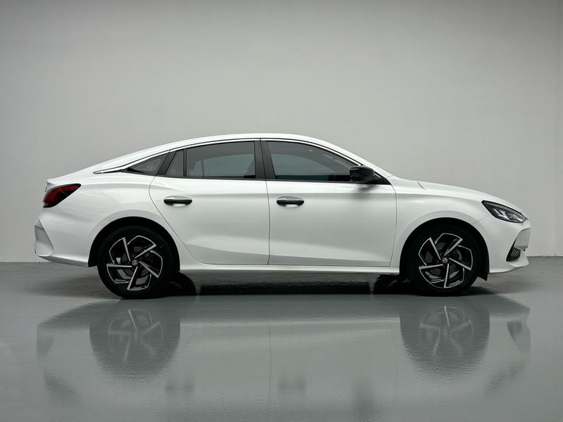 MG MG5 2021