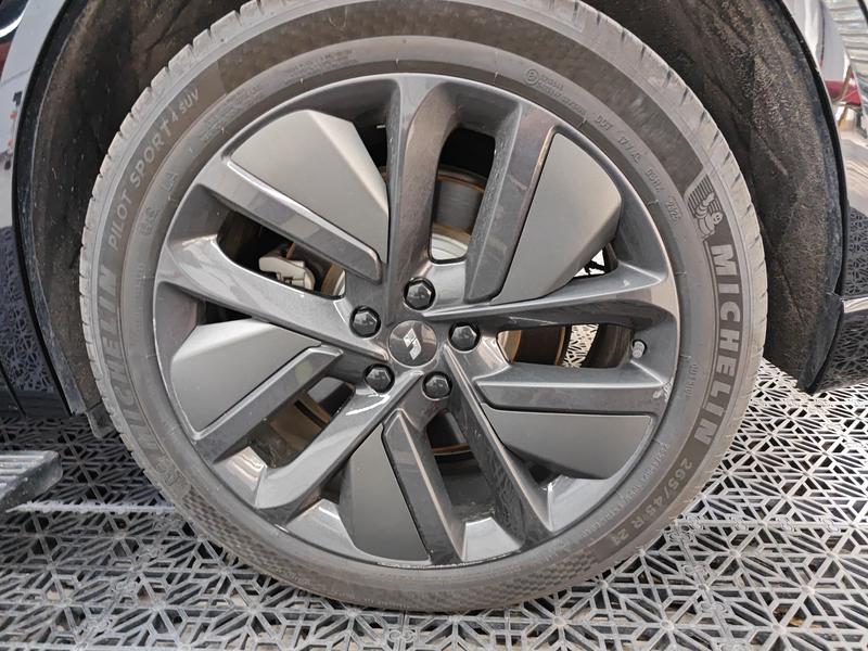 Li Auto Ideal L9 2022