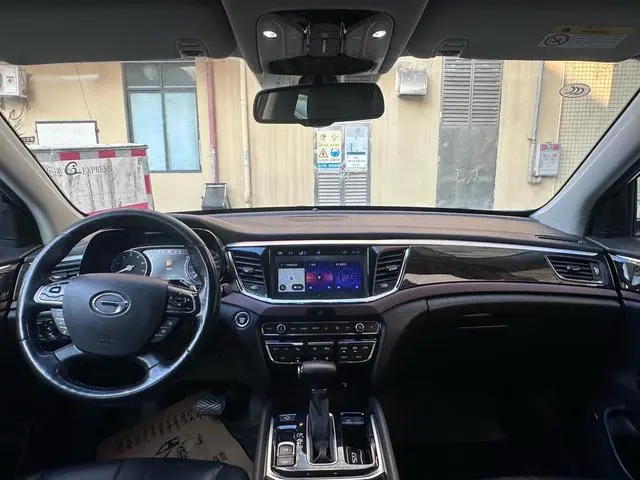 GAC Trumpchi GS8 320T two-wheel drive luxury Zhilian Edition 7 seats