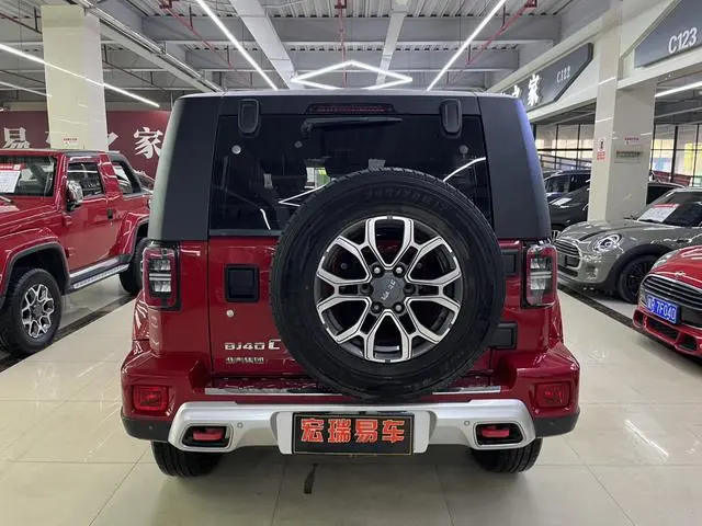 Beijing Beijing off-road BJ40 2.0T automatic four-wheel drive City Hunter edition knight type