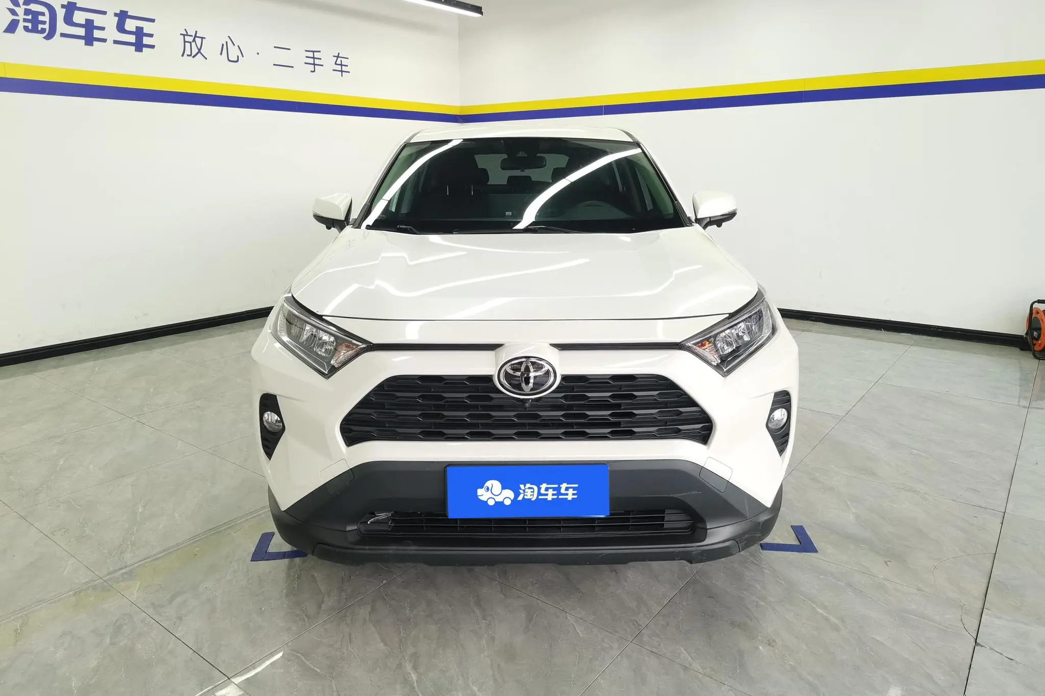 TOYOTA RAV4 Rongfang 2.0L CVT two-wheel drive urban edition