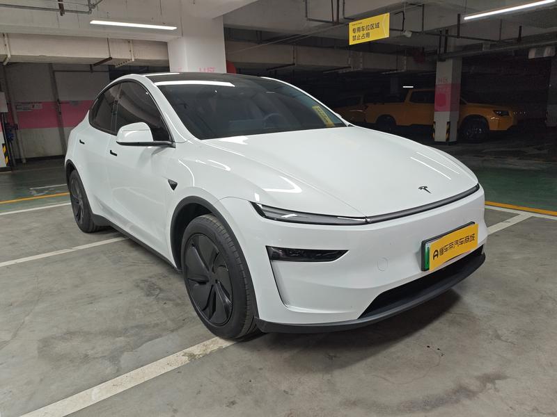 Tesla Model Y 2025