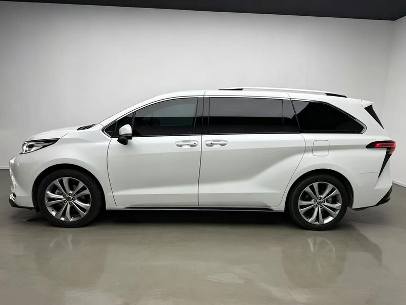 Toyota Sienna 2023