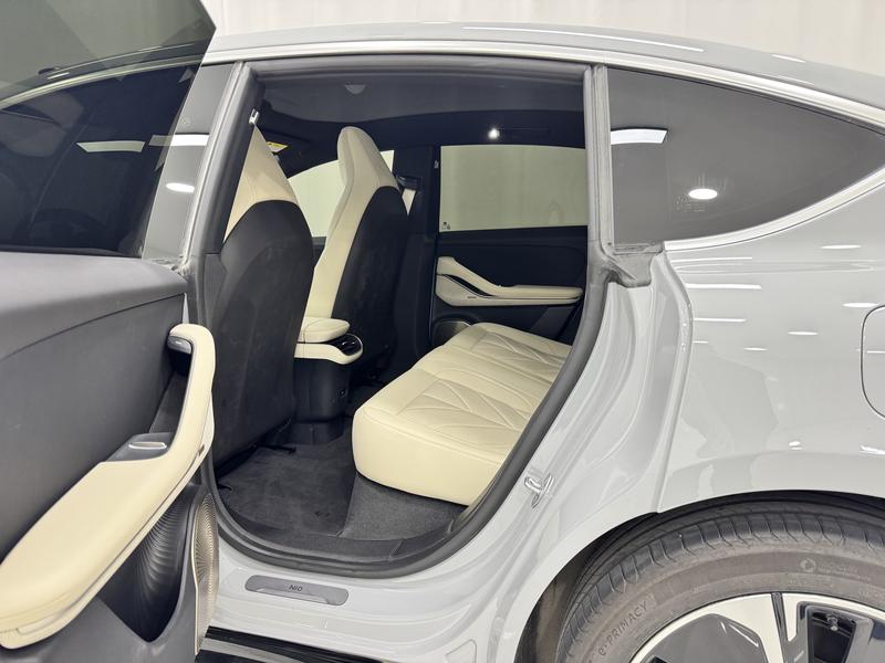 NIO NIO ET5 2025