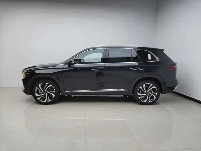 Geely Xingyue L 2.0TD high-power automatic two-wheel drive Skyrim version