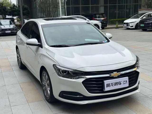 Chevrolet Cruze 320 automatic Enjoy Skylight version