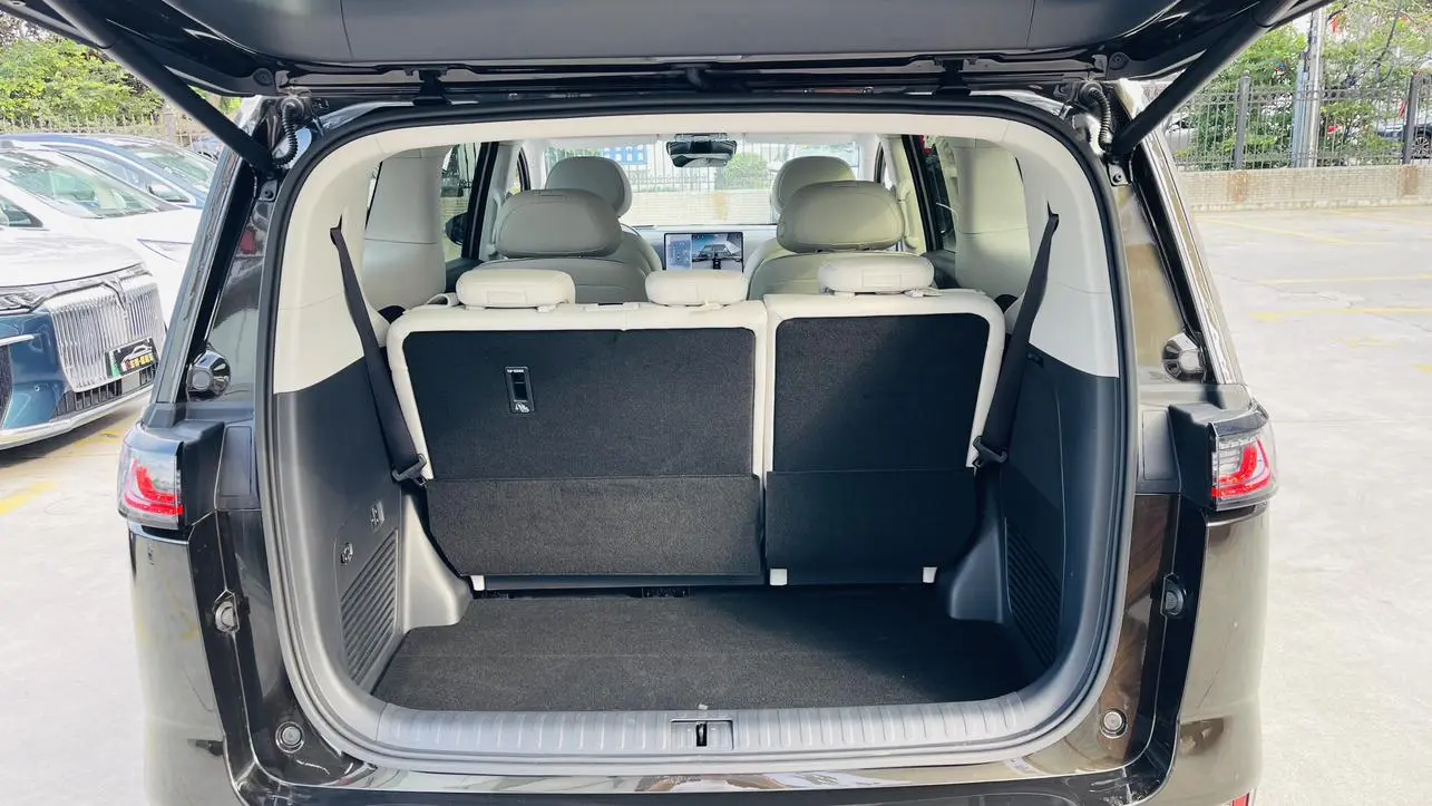 VOYAH Lantu Dreamer PHEV Four-wheel drive flagship dry version