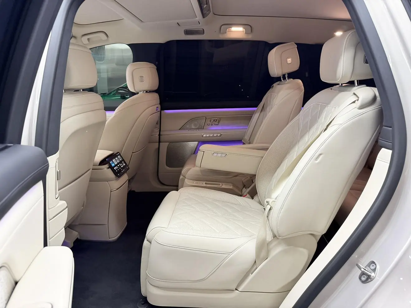 NIO NIO ES8 Six-seater Executive Deluxe Edition