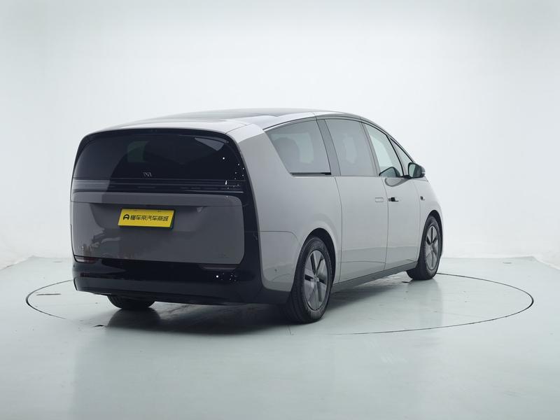 Li Auto Ideal MEGA 2024