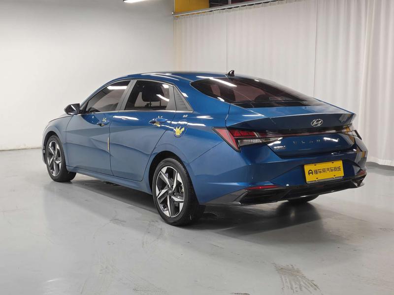 Hyundai Elantra 2022