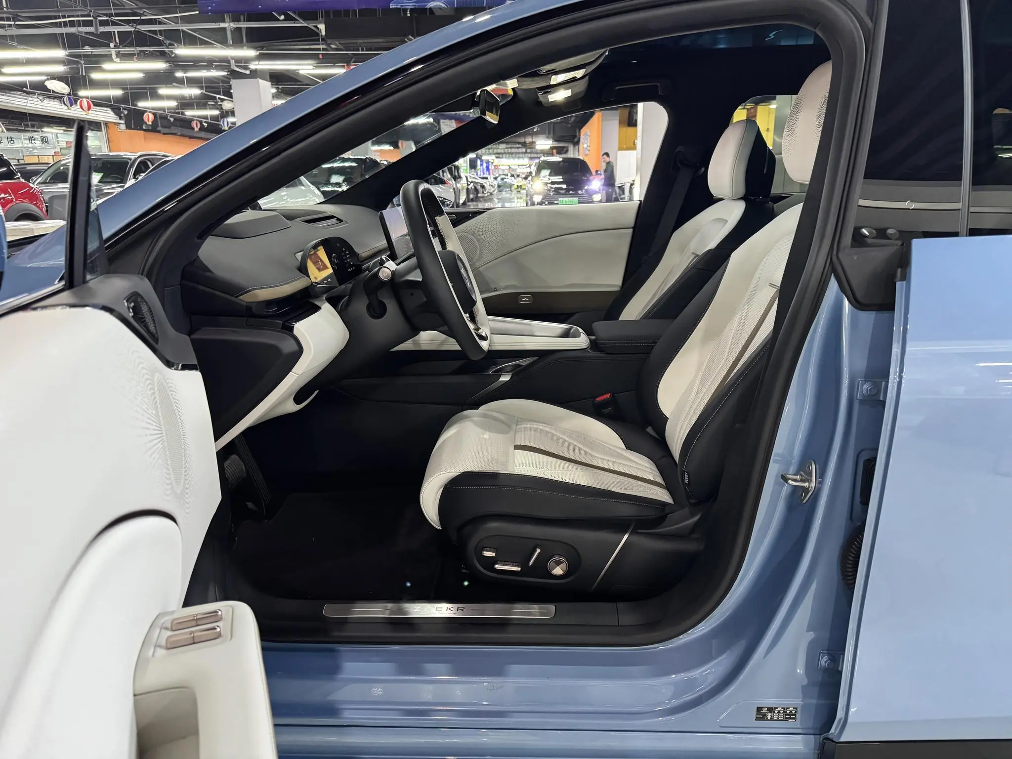 ZEEKR ZEEKR 007GT Four-wheel drive smart driving version 75kWh