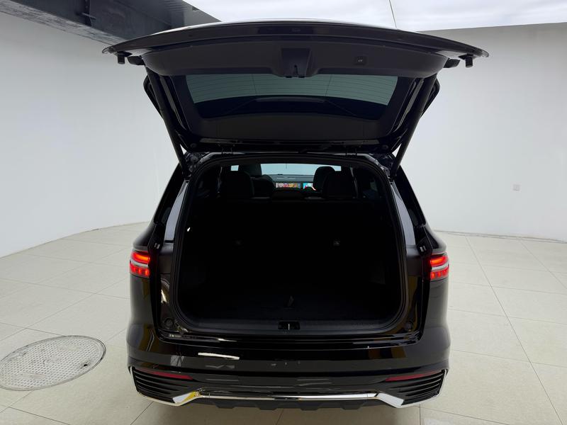Geely Emgrand L 2024