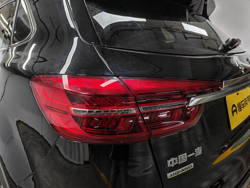 Hongqi Red Flag HS5 2022