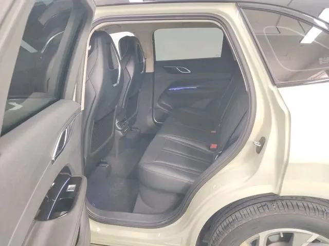 Hongqi Hongqi HS3 2.0T can be version